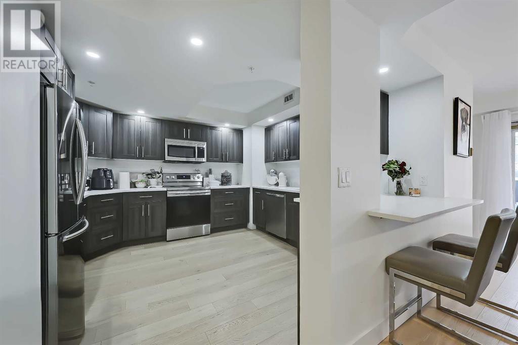 Property at 902, 200 La Caille Place SW image 4