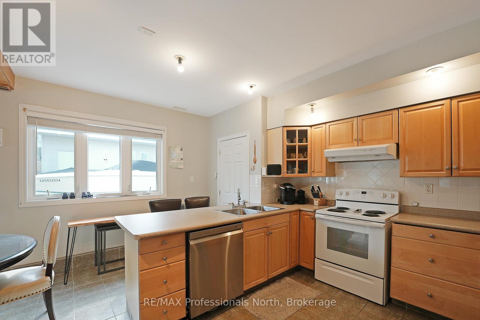 1008 Cherokee Trail, Algonquin Highlands, Ontario  P1H 0K1 - Photo 12 - X12110410