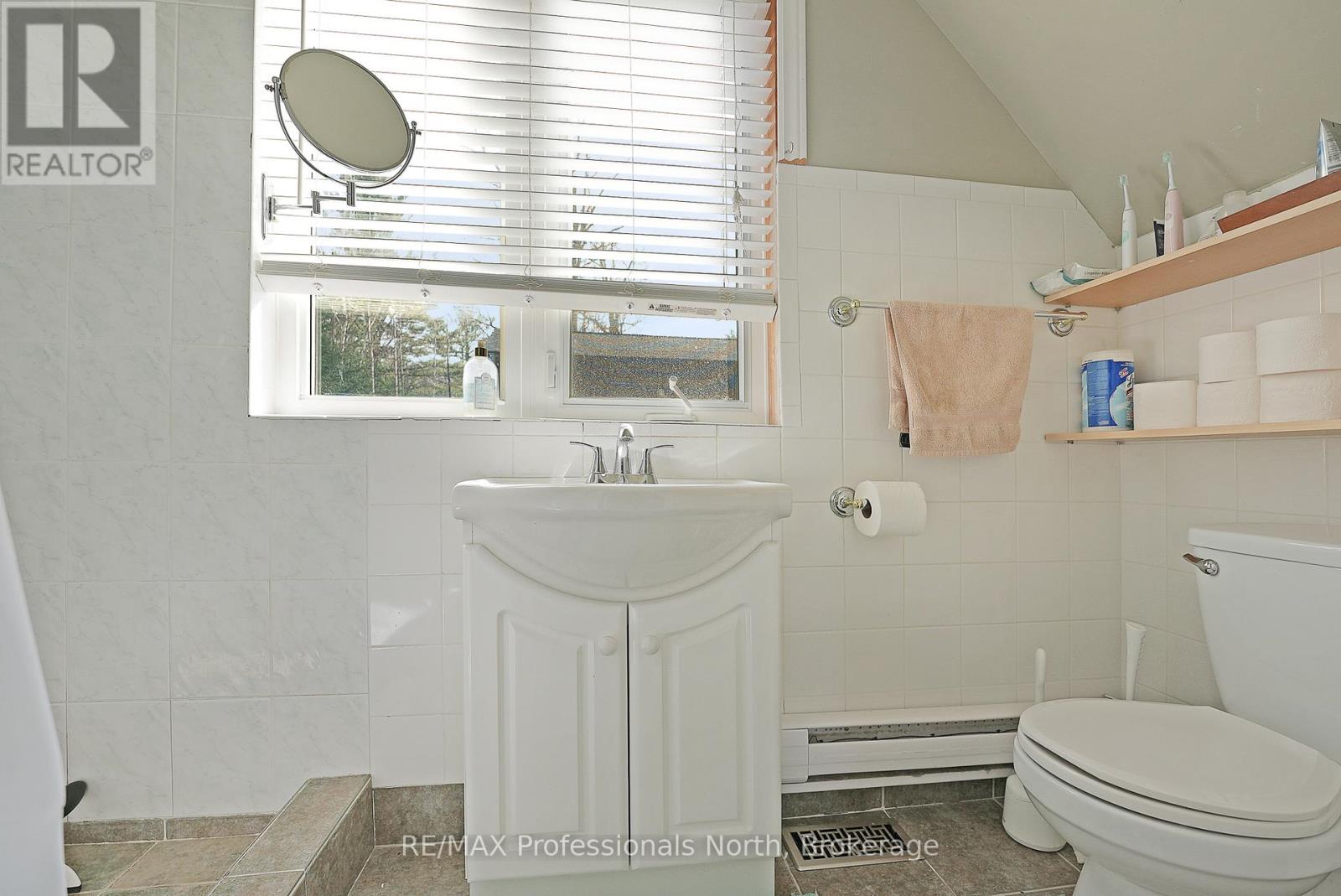 1008 Cherokee Trail, Algonquin Highlands, Ontario  P1H 0K1 - Photo 19 - X12110410