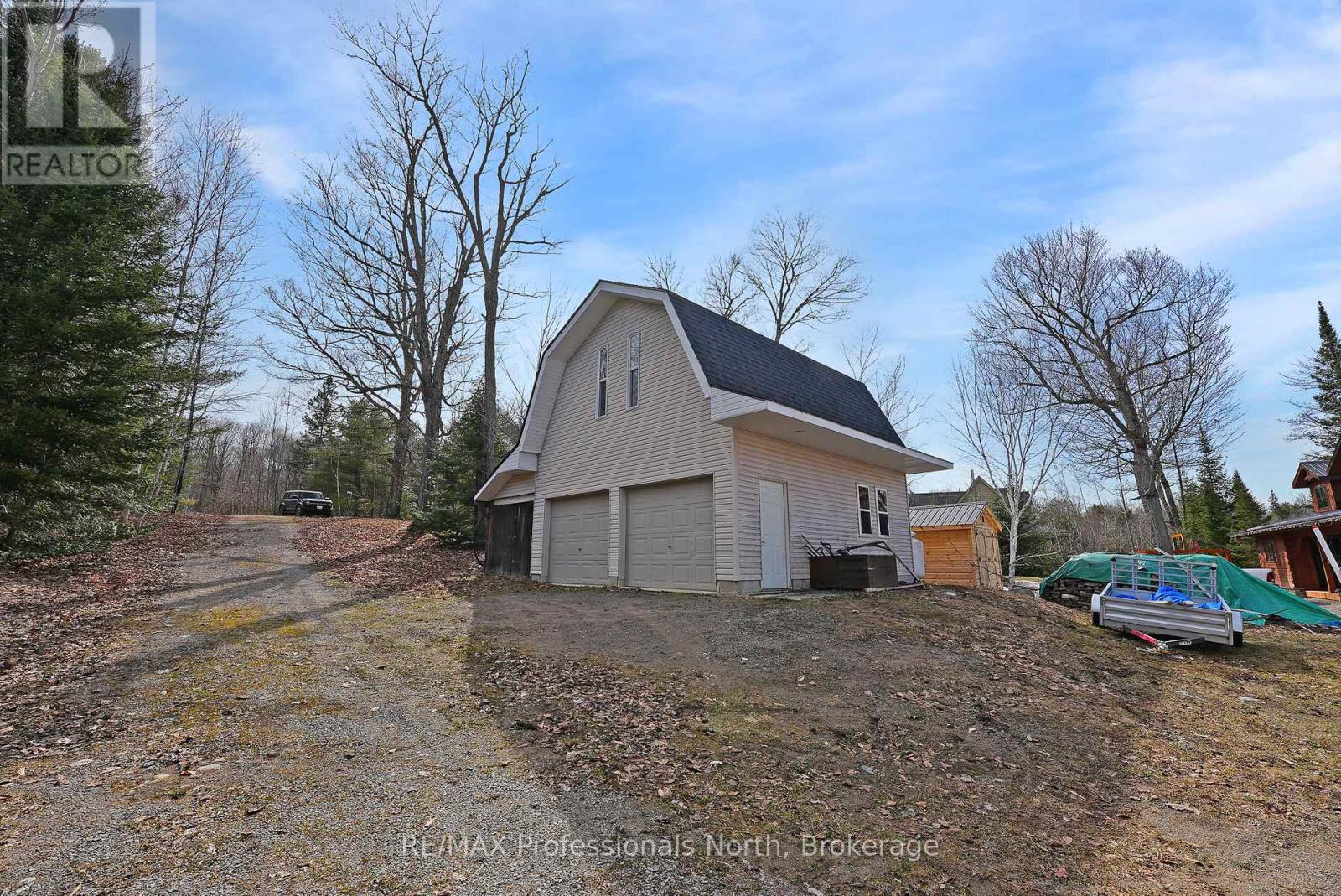 1008 Cherokee Trail, Algonquin Highlands, Ontario  P1H 0K1 - Photo 4 - X12110410