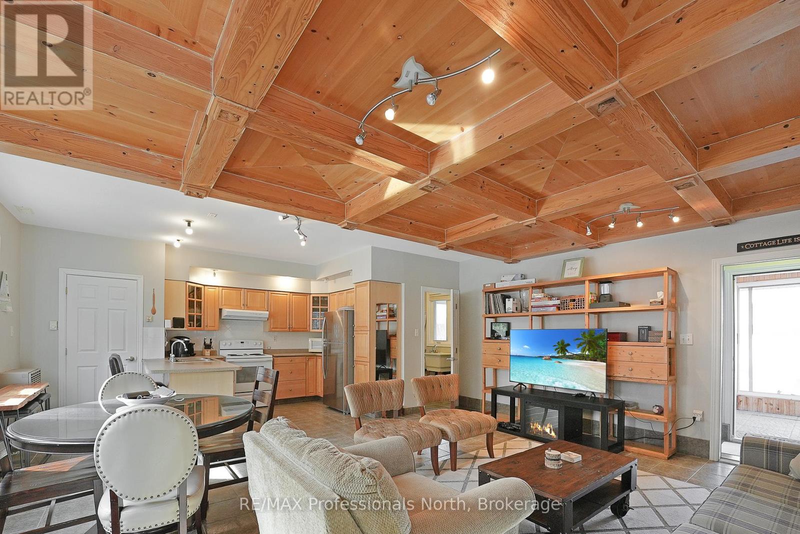 1008 Cherokee Trail, Algonquin Highlands, Ontario  P1H 0K1 - Photo 6 - X12110410