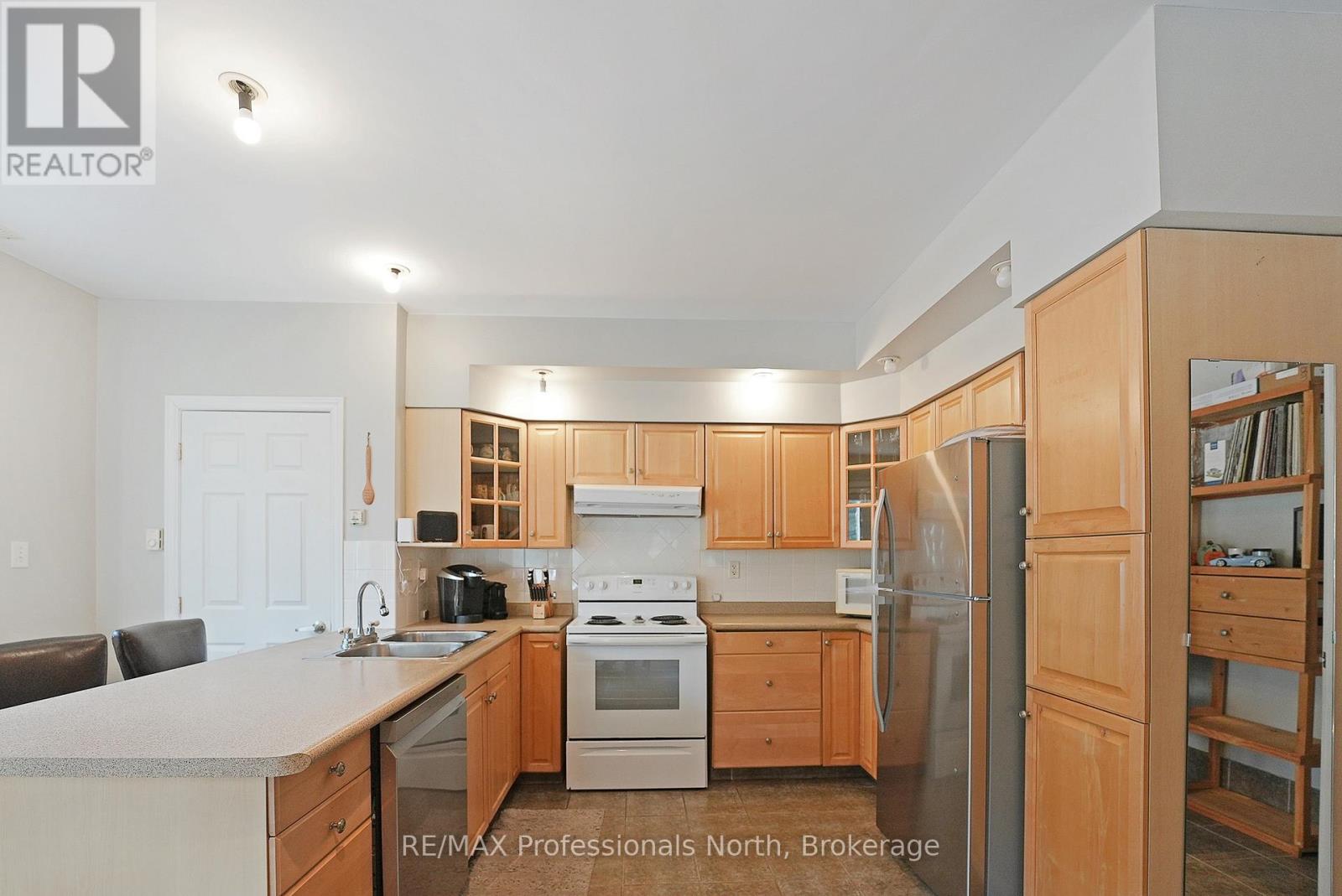 1008 Cherokee Trail, Algonquin Highlands, Ontario  P1H 0K1 - Photo 8 - X12110410