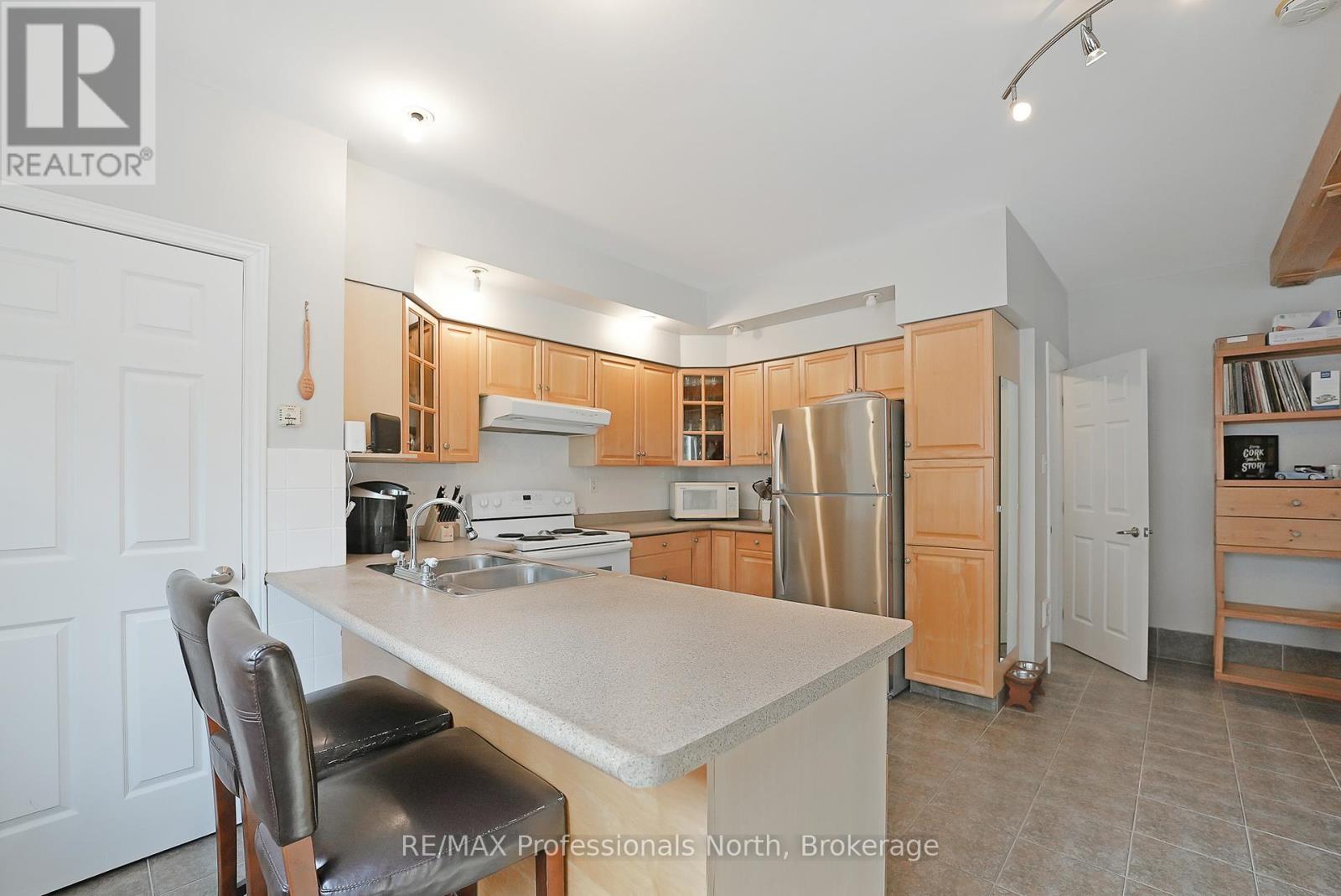1008 Cherokee Trail, Algonquin Highlands, Ontario  P1H 0K1 - Photo 9 - X12110410