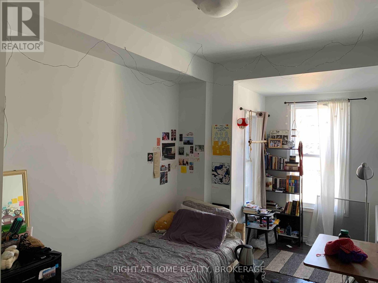 2 - 129 Baldwin Street, Toronto, Ontario  M5T 1L7 - Photo 8 - C12110404