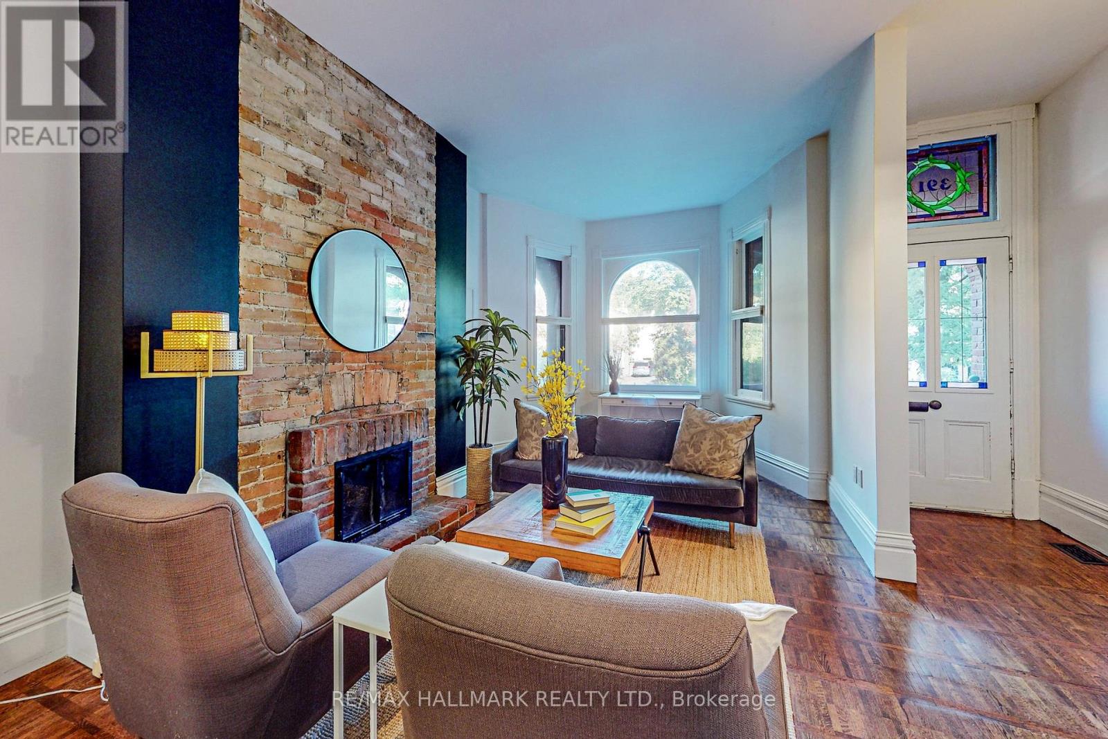 Property at 391 WELLESLEY STREET E image 4