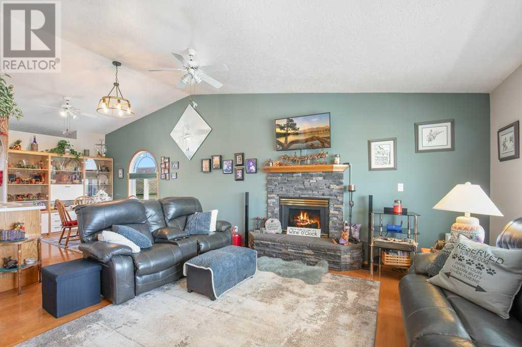 1418 Lucina Street, Penhold, Alberta  T0M 1R0 - Photo 4 - A2215836
