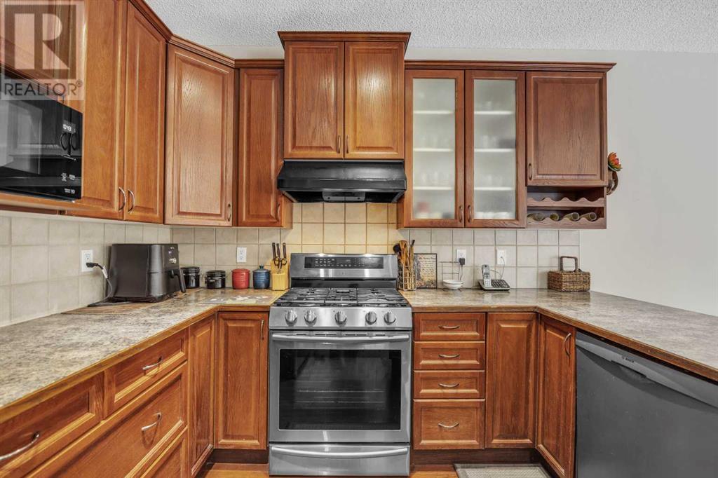 Property at 72 Sherwood Way NW image 5