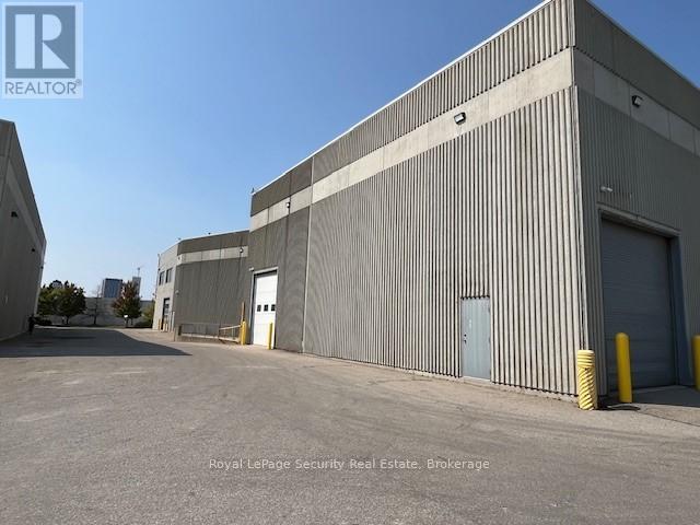 90 Tigi Court, Vaughan, Ontario  L4K 5E4 - Photo 3 - N12110500
