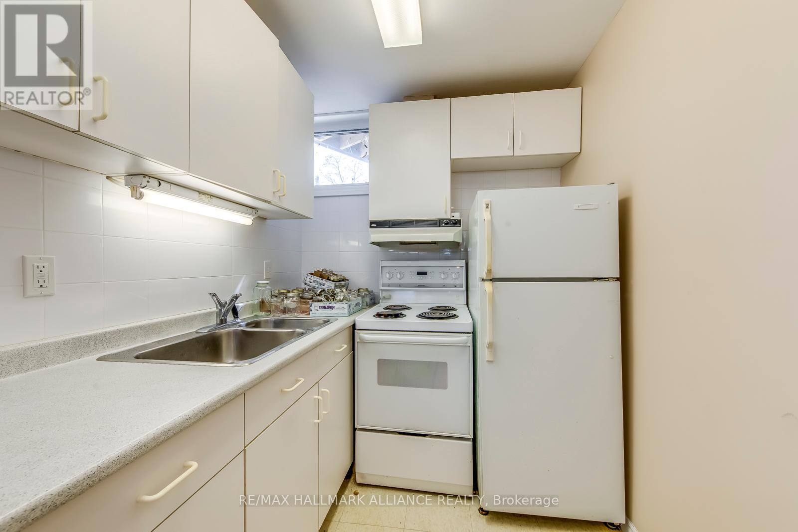 494 Chartwell Road, Oakville (Oo Old Oakville), Ontario  L6J 4A5 - Photo 41 - W12109804