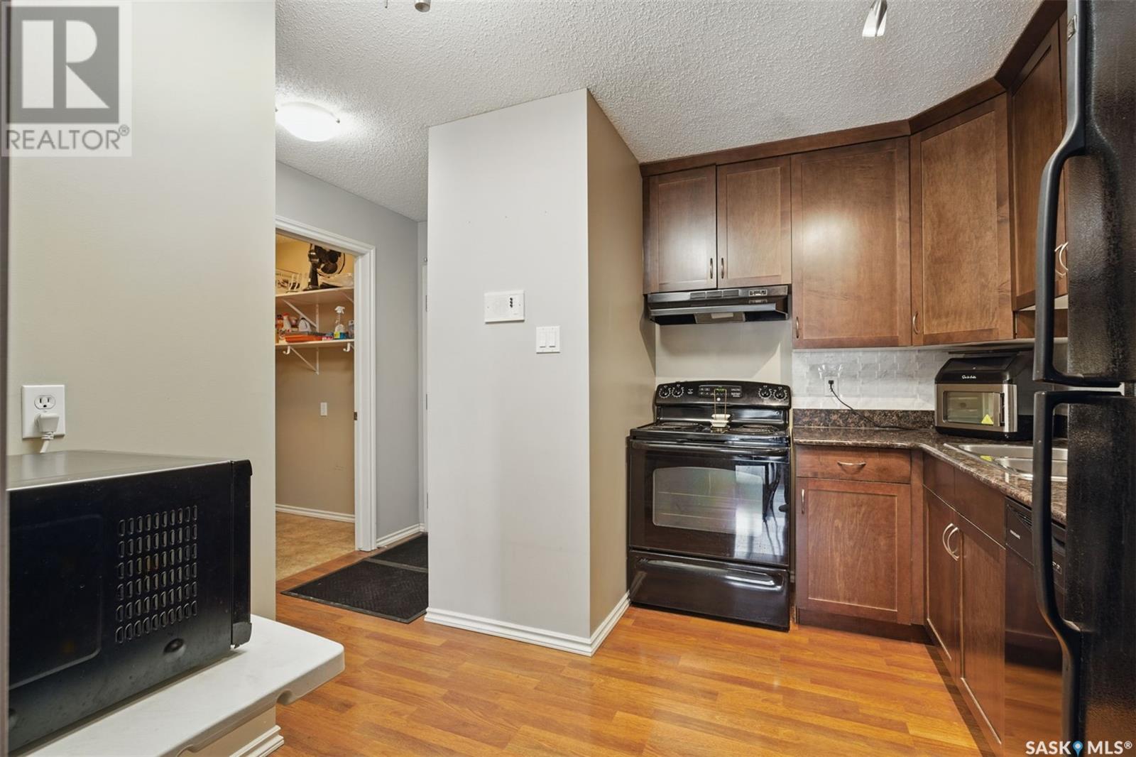Property at 11 1001 Lansdowne AVENUE image 3