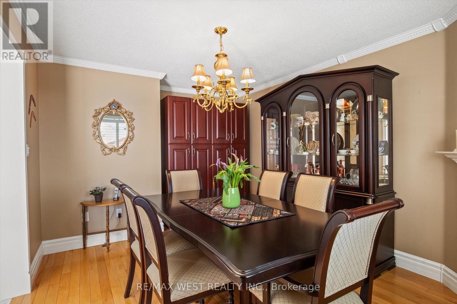19 Summerfield Crescent, Brampton (Brampton West), Ontario  L6X 4K4 - Photo 11 - W12110382