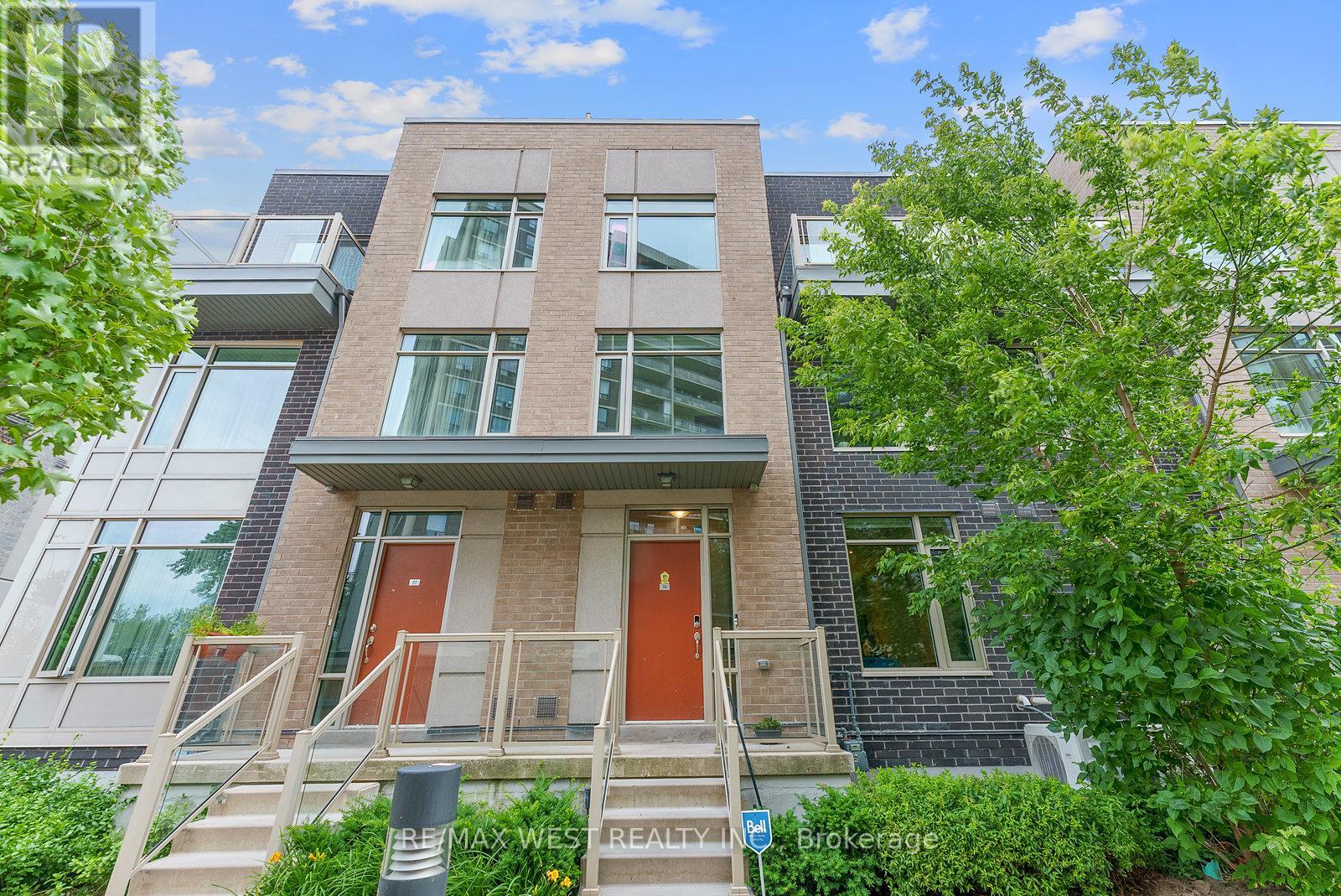 Property at 58 - 35 APPLEWOOD LANE image 1