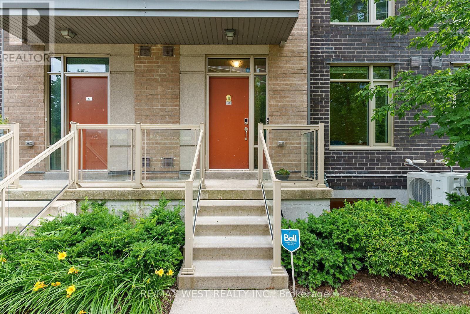 Property at 58 - 35 APPLEWOOD LANE image 2