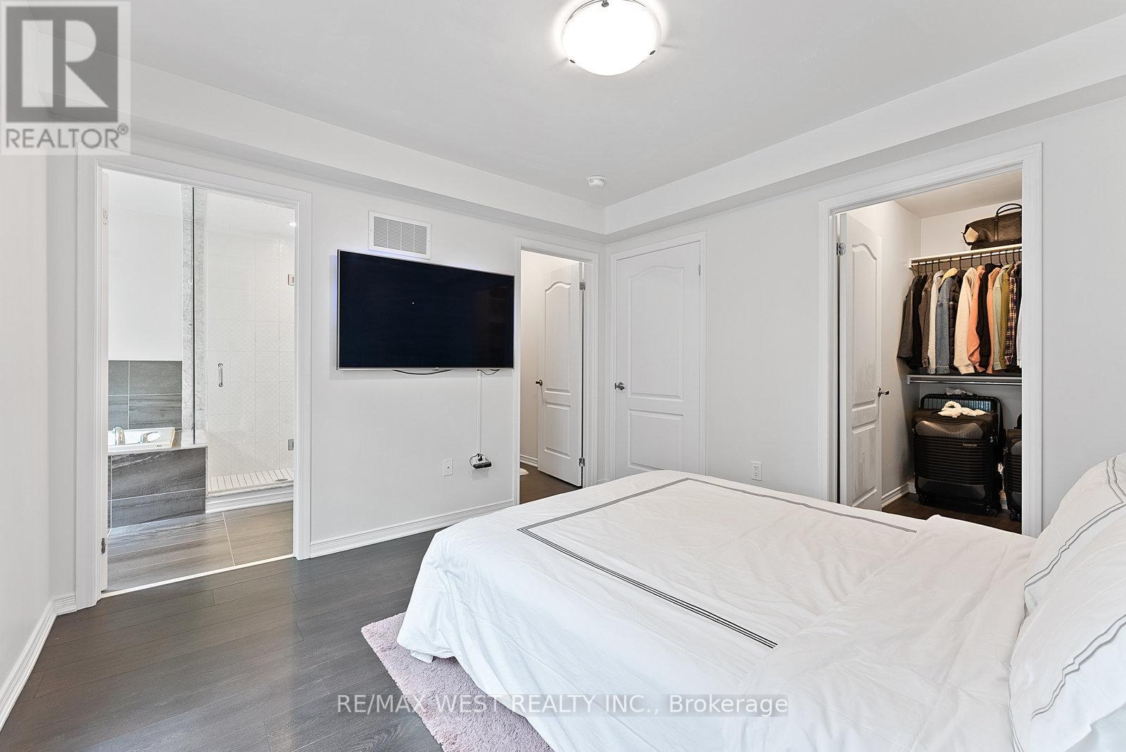 58 - 35 Applewood Lane, Toronto, Ontario  M9C 0C1 - Photo 24 - W12110392