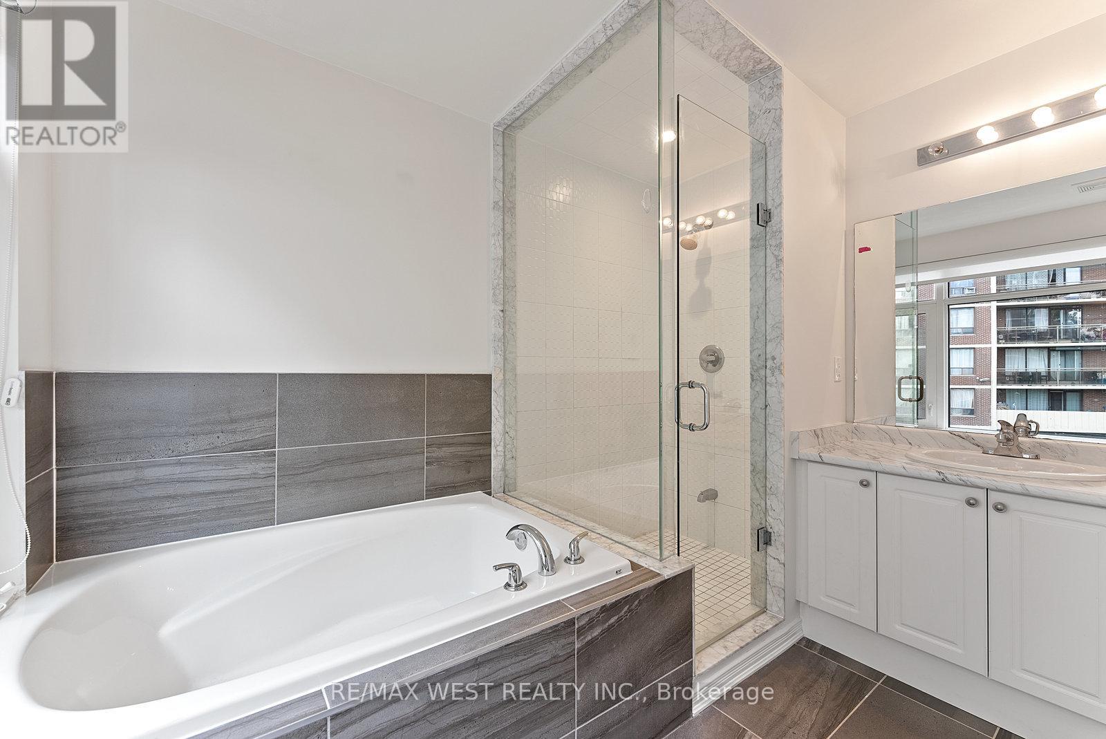 58 - 35 Applewood Lane, Toronto, Ontario  M9C 0C1 - Photo 26 - W12110392