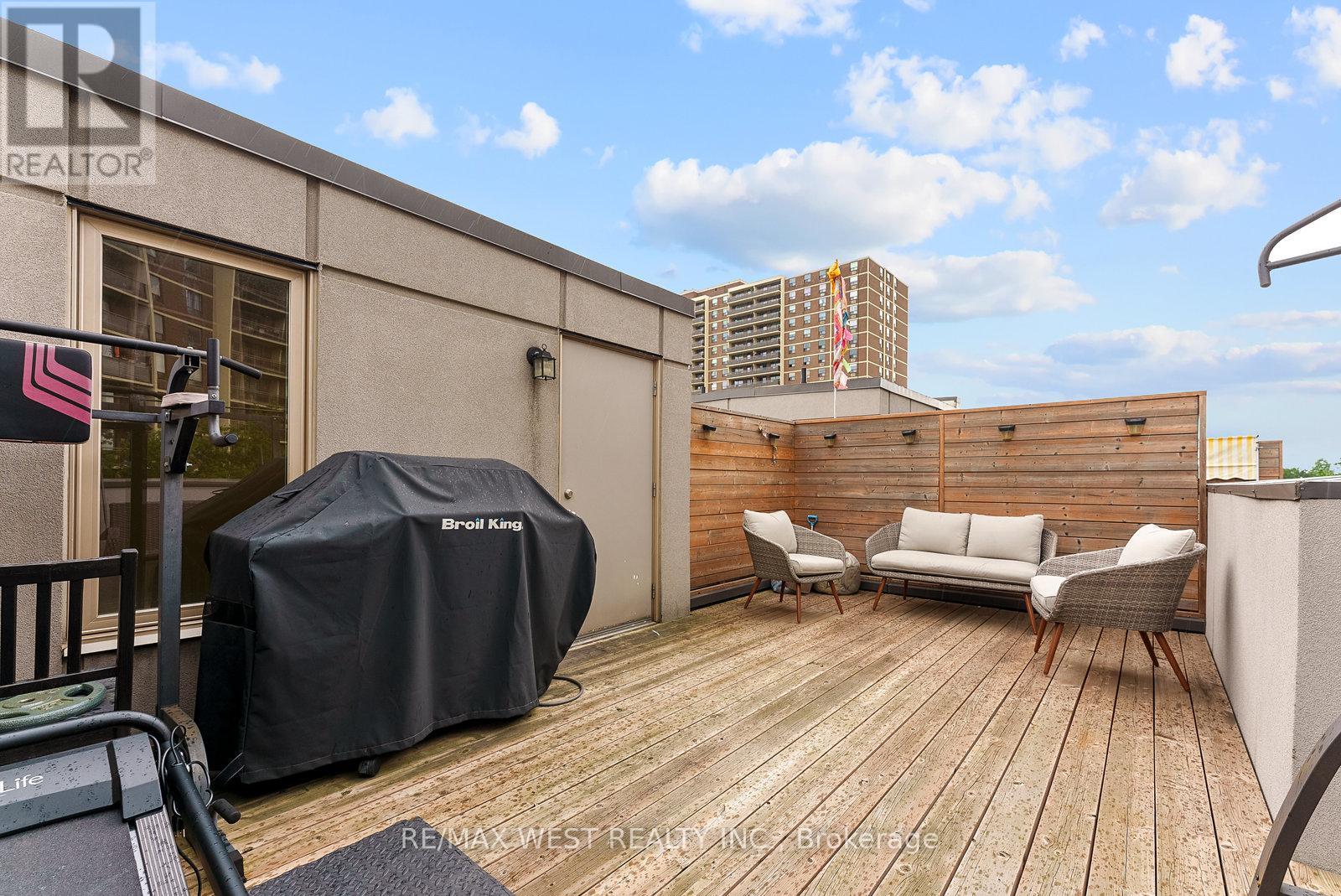 58 - 35 Applewood Lane, Toronto, Ontario  M9C 0C1 - Photo 32 - W12110392