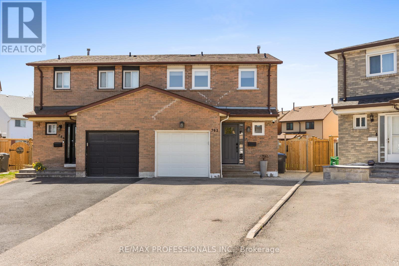Property at 762 ASHBURNHAM PLACE image 2