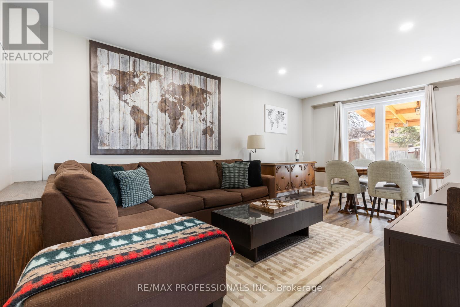 Property at 762 ASHBURNHAM PLACE image 4