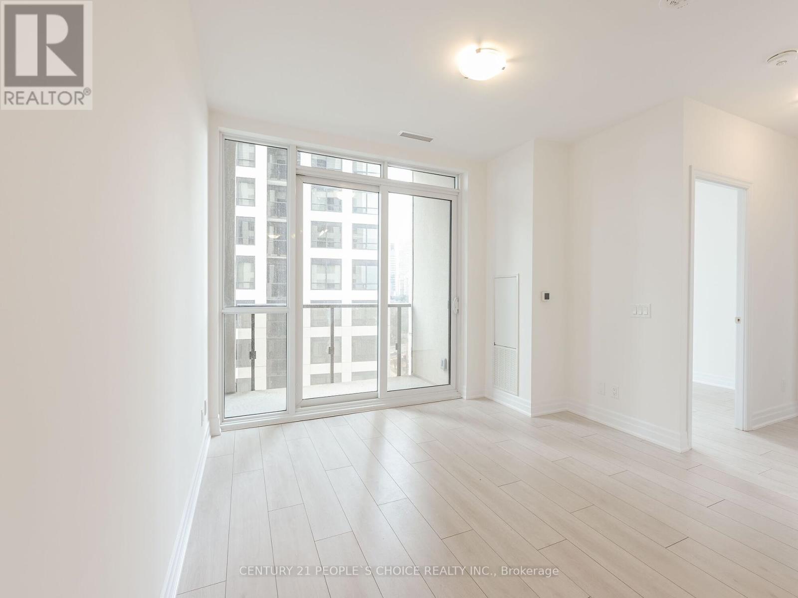1010 - 30 Elm Drive, Mississauga, Ontario  L5B 0N6 - Photo 19 - W12110490