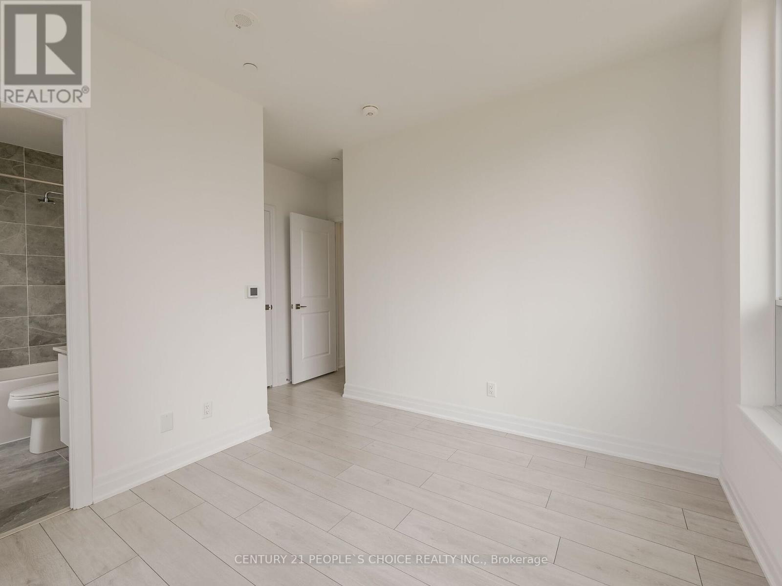 1010 - 30 Elm Drive, Mississauga, Ontario  L5B 0N6 - Photo 25 - W12110490