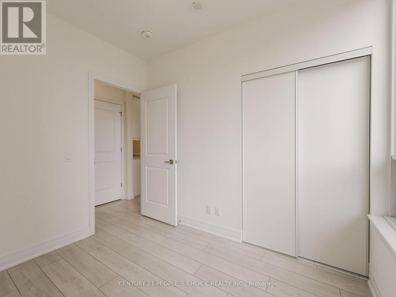 1010 - 30 Elm Drive, Mississauga, Ontario  L5B 0N6 - Photo 36 - W12110490
