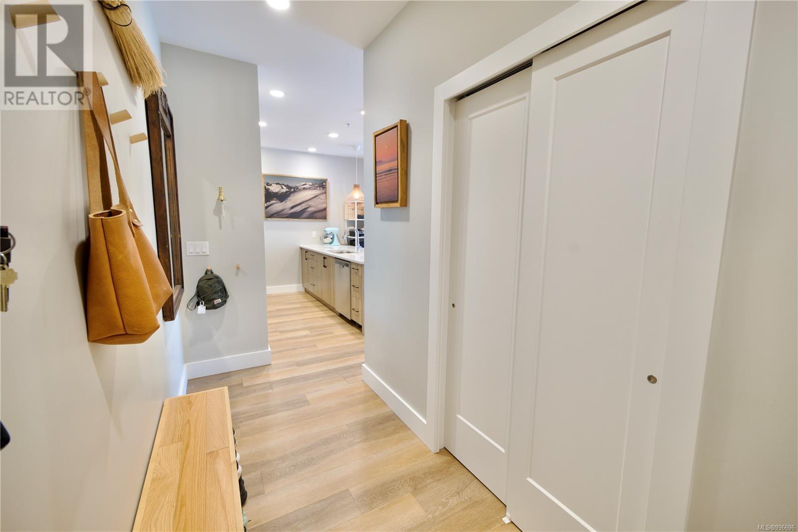 Property at 201 700 Yew Wood Rd image 5