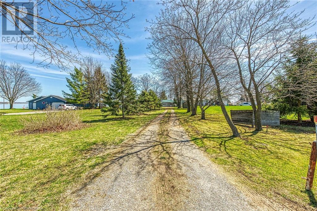 Property at 2882 LAKESHORE Road image 4