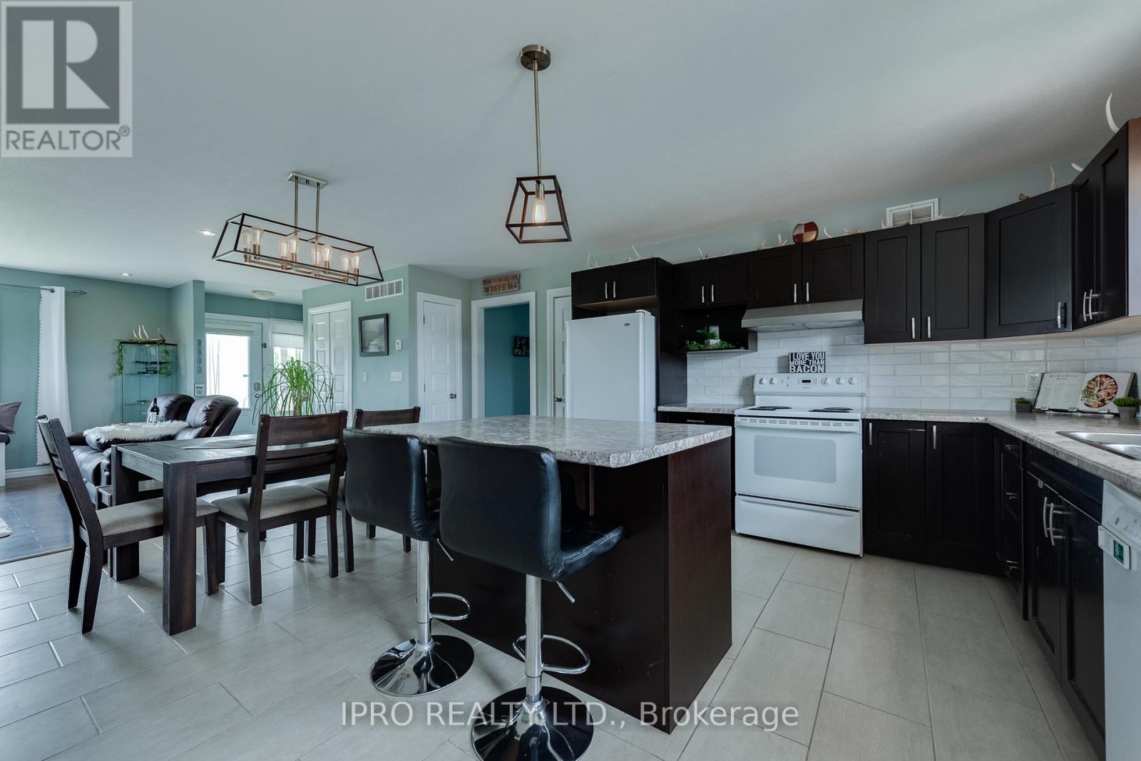 8961 Wellington Road 16, Wellington North, Ontario  N0G 2E0 - Photo 8 - X12110375