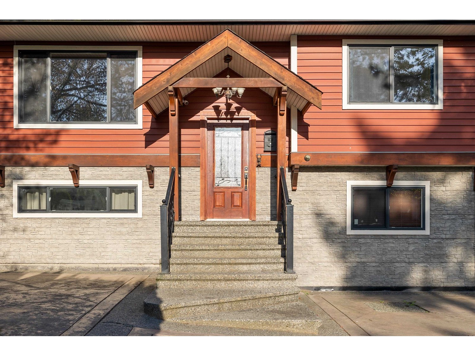 Property at 6118 PALOMINO CRESCENT image 3
