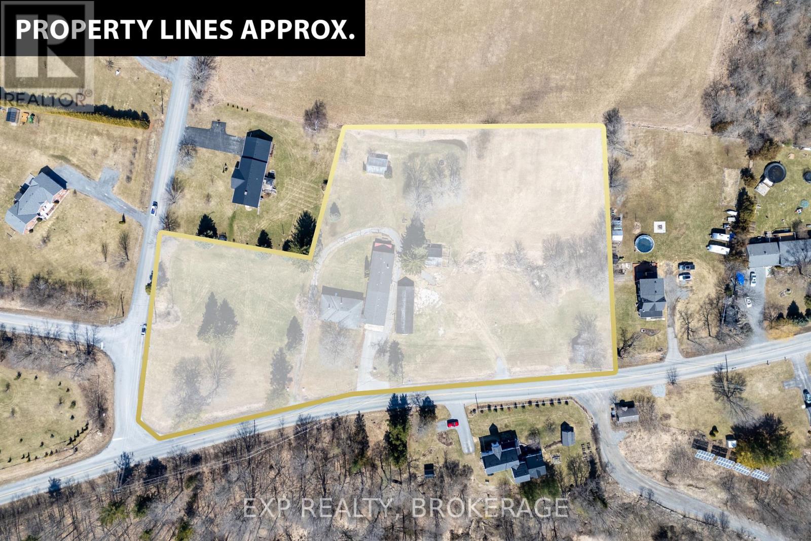 3454 Round Lake Road, South Frontenac, Ontario  K8A 6W8 - Photo 36 - X12110566