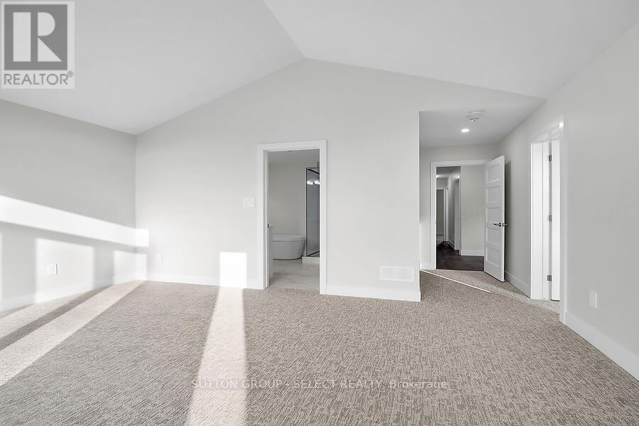 17 - 7966 Fallon Drive, Lucan Biddulph, Ontario  N0M 1V0 - Photo 11 - X12110526