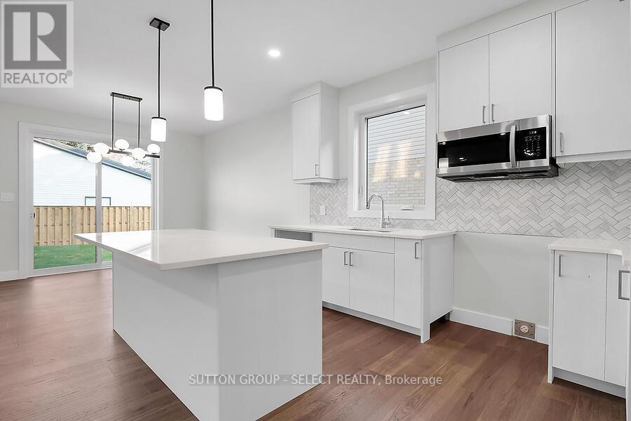 17 - 7966 Fallon Drive, Lucan Biddulph, Ontario  N0M 1V0 - Photo 4 - X12110526