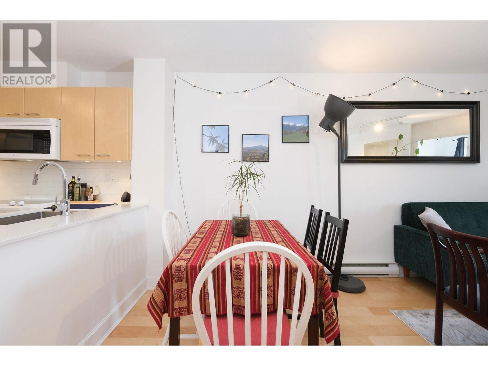 406 1989 Dunbar Street, Vancouver, British Columbia  V6R 4R5 - Photo 8 - R2995602