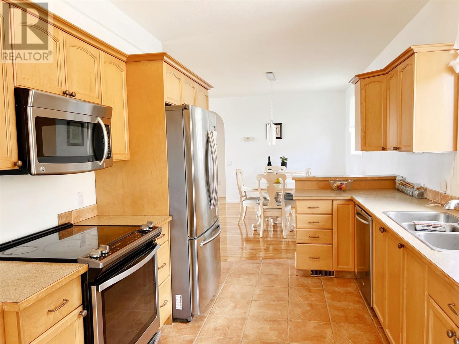 Property at 3765 Lornell Crescent image 3