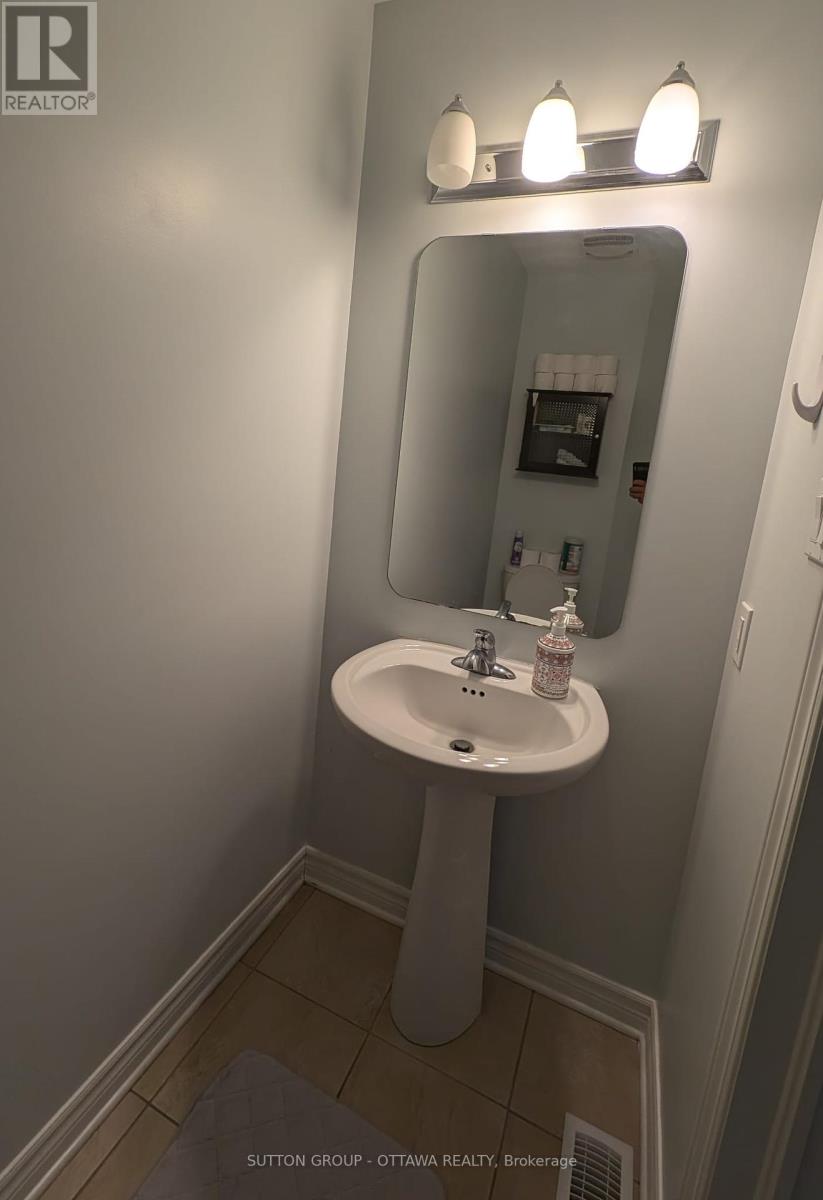 Property at 654 MOORPARK AVENUE image 3