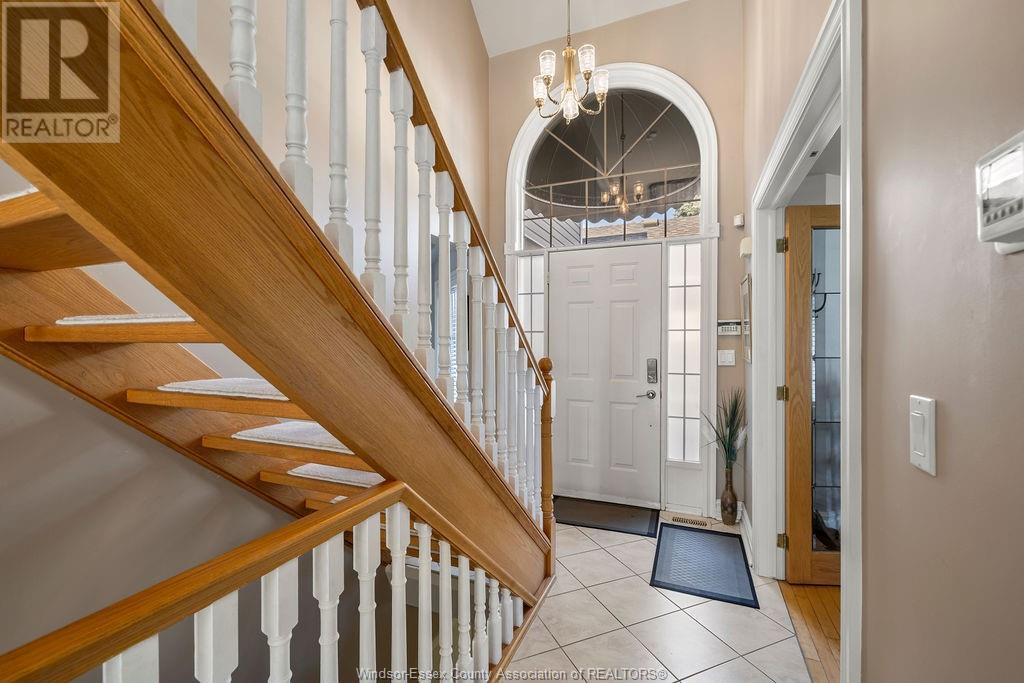 Property at 565 GOLD COAST image 4