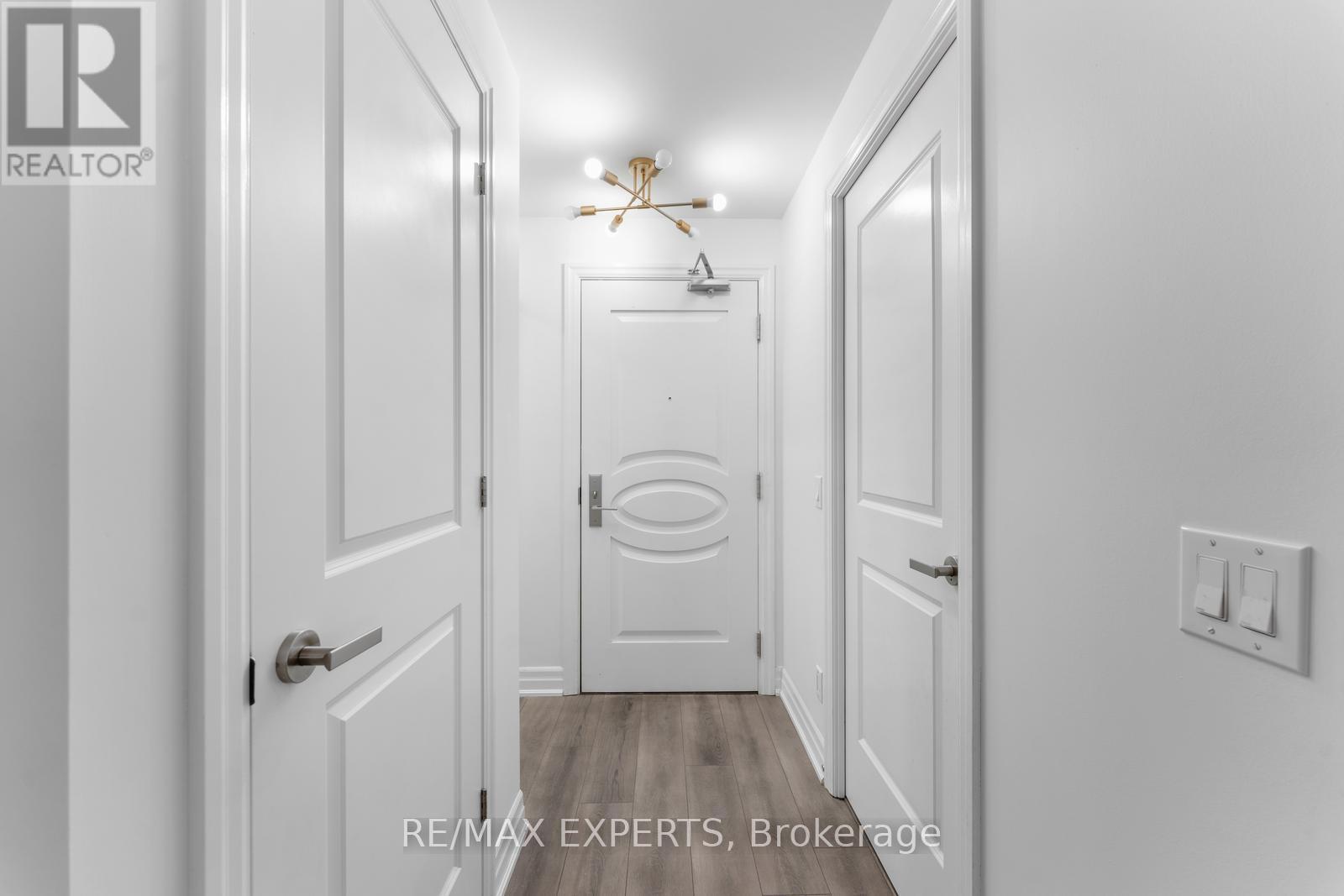 Property at 1010 - 9075 JANE STREET image 3