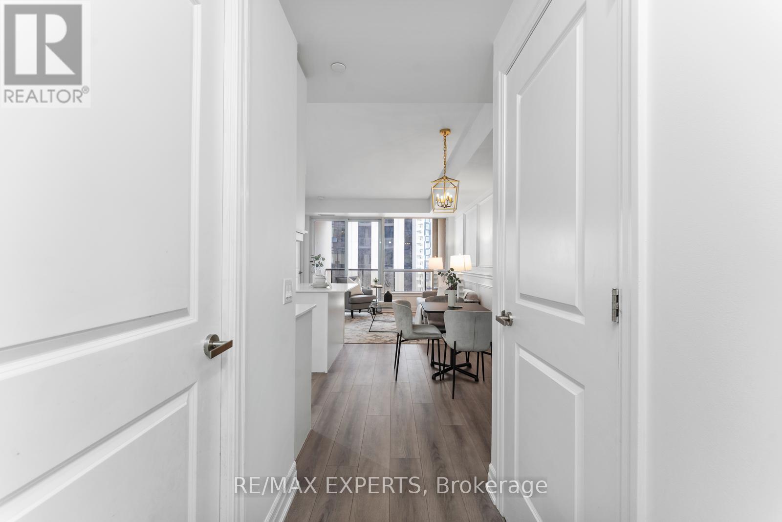 Property at 1010 - 9075 JANE STREET image 4