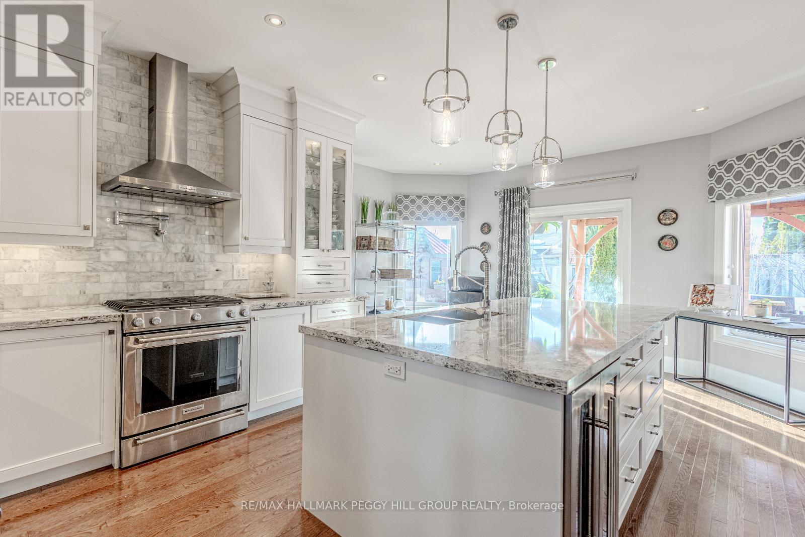 Property at 1940 WEBSTER BOULEVARD image 3