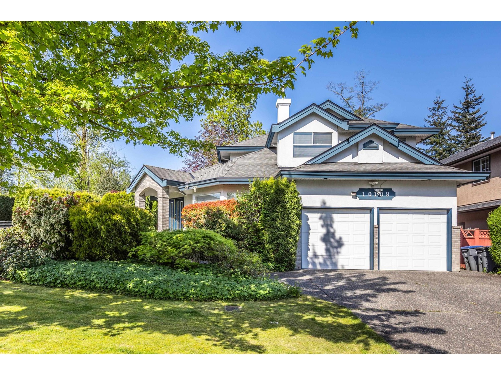 Property at 10109 171A STREET image 2