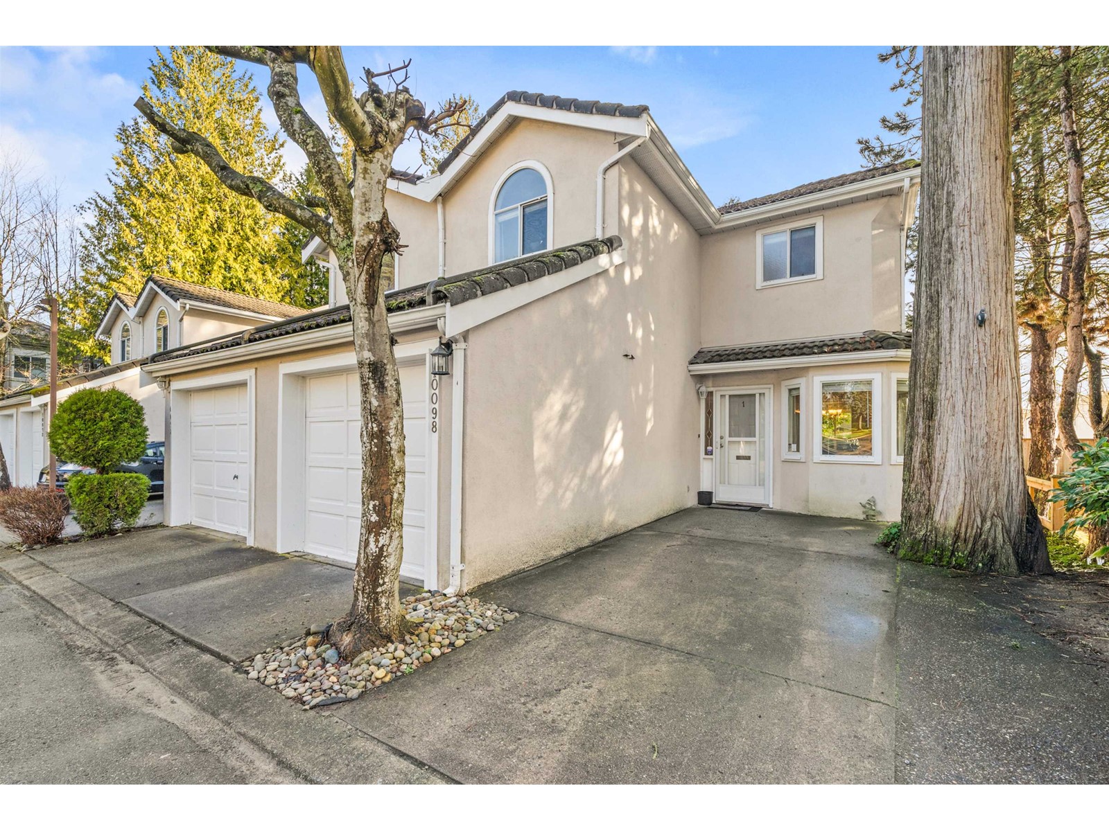 1 10098 154 Street, Surrey, British Columbia  V3R 4J6 - Photo 2 - R2995693