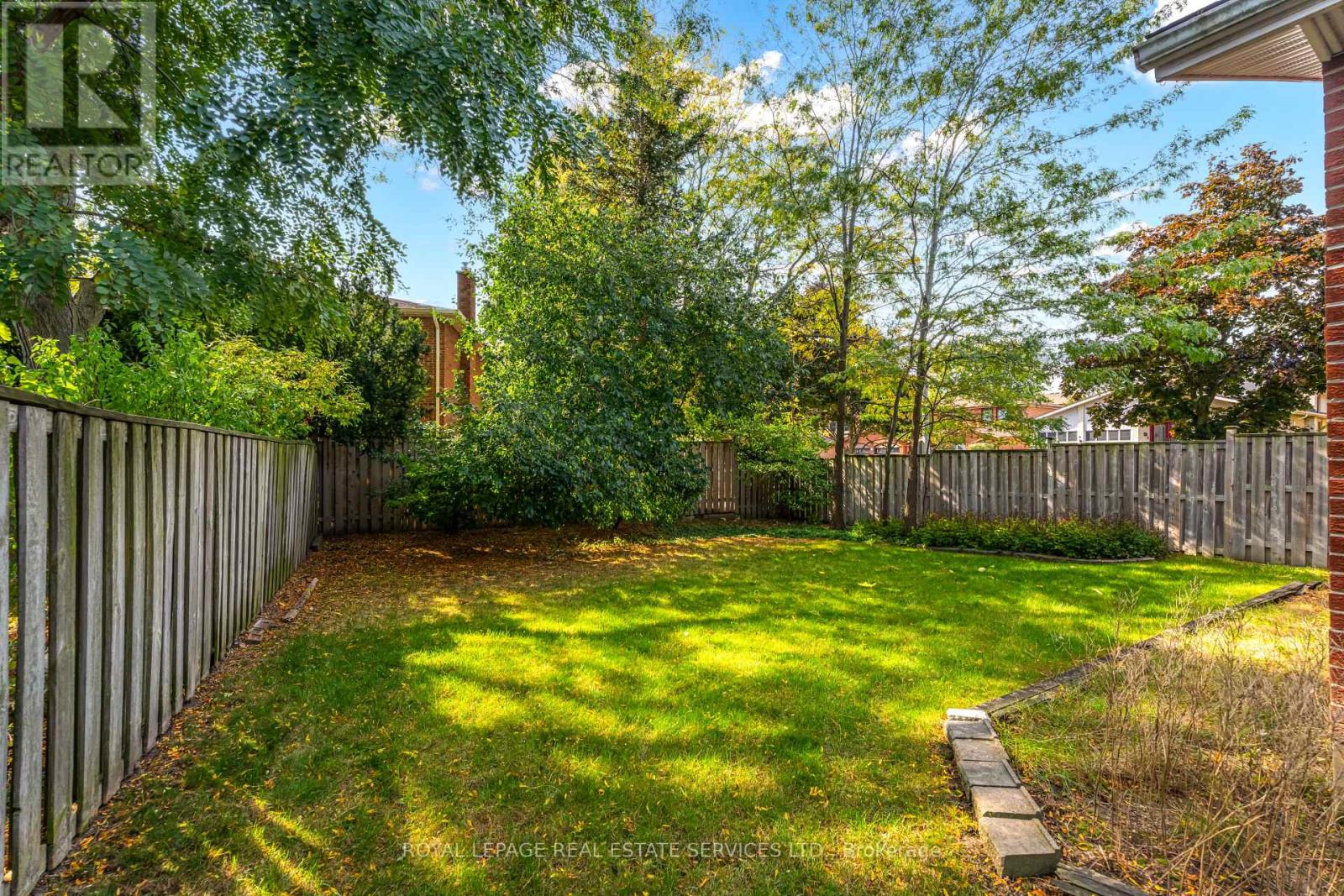 716 Cameron Court, Mississauga, Ontario  L5C 3B9 - Photo 27 - W12110527