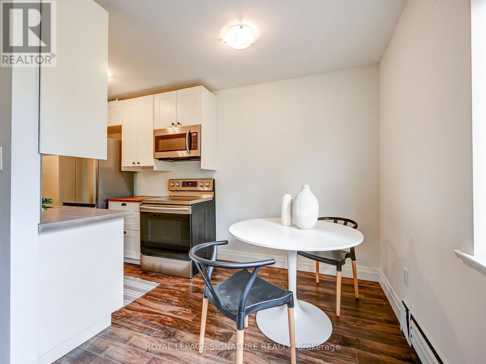 40 Cavell Avenue, Toronto, Ontario  M8V 1P2 - Photo 12 - W12110534