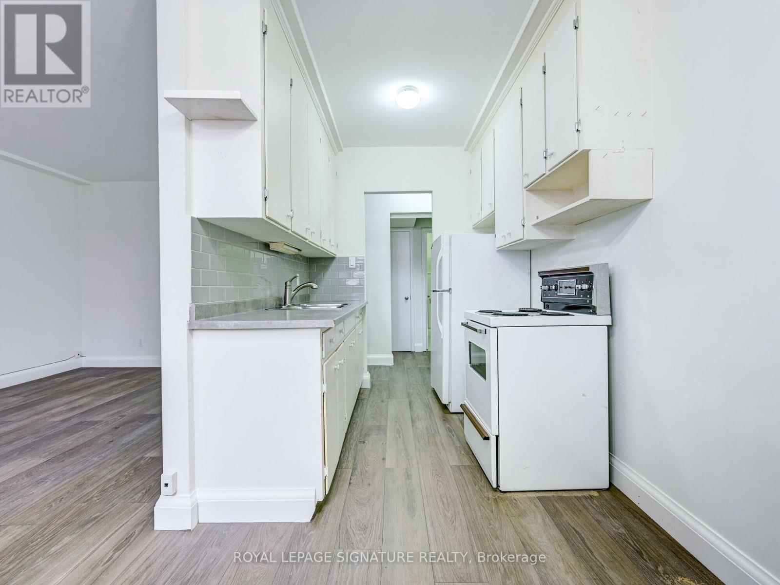 40 Cavell Avenue, Toronto, Ontario  M8V 1P2 - Photo 29 - W12110534
