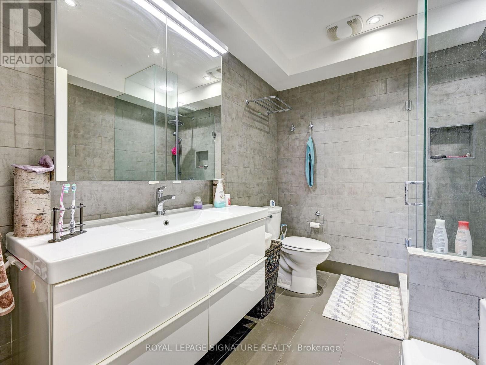 40 Cavell Avenue, Toronto, Ontario  M8V 1P2 - Photo 37 - W12110534