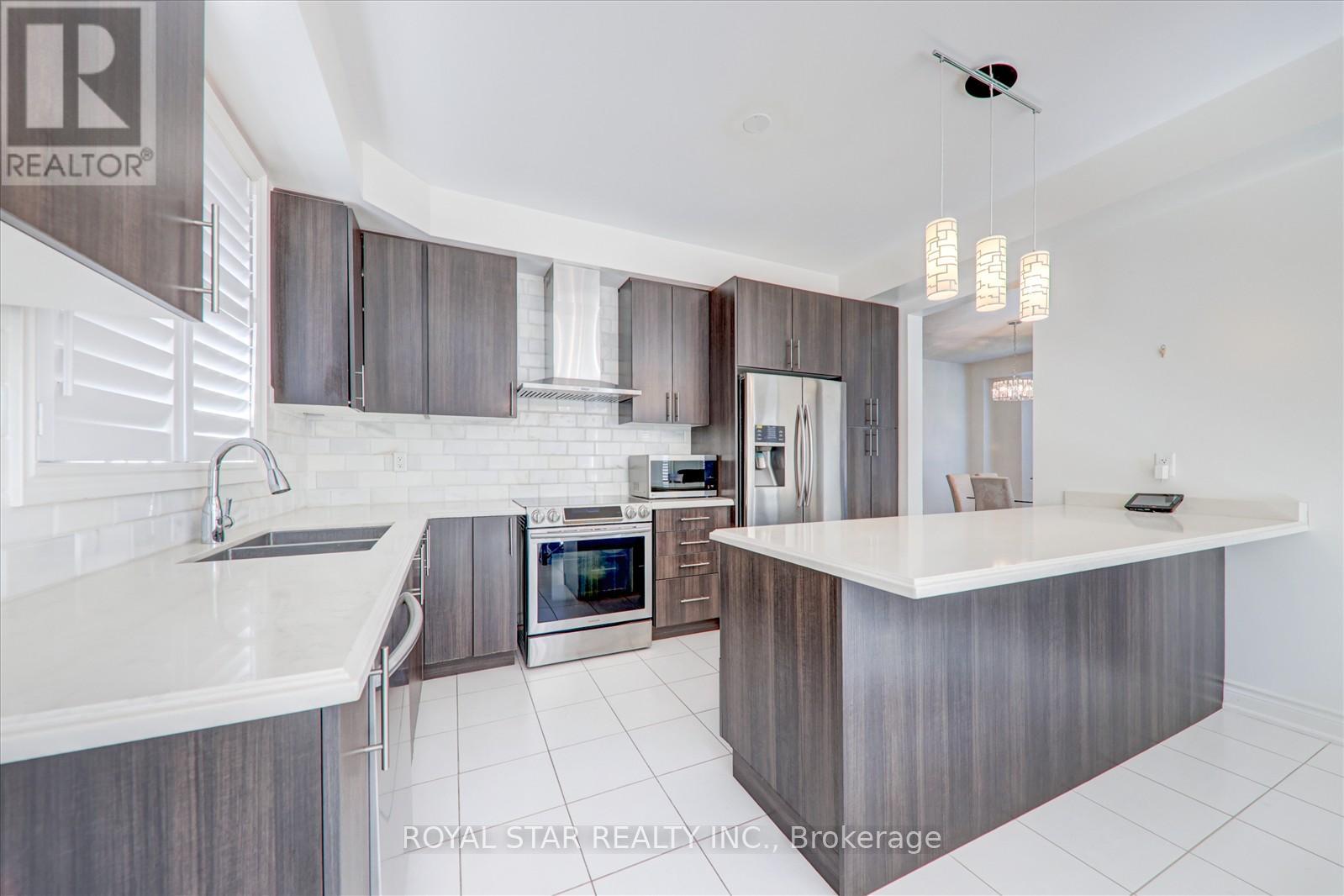 16 Vetch Street, Brampton, Ontario  L6Y 6C2 - Photo 13 - W12110567