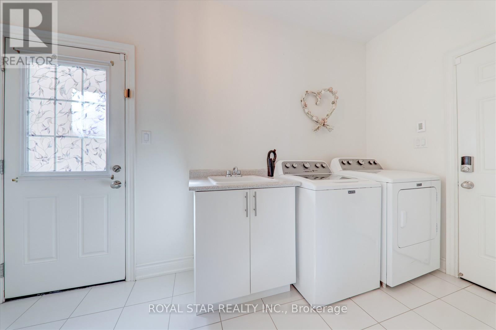 16 Vetch Street, Brampton, Ontario  L6Y 6C2 - Photo 17 - W12110567
