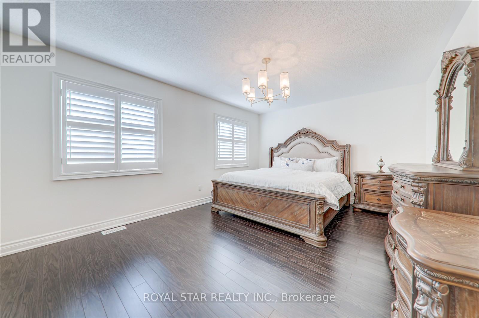 16 Vetch Street, Brampton, Ontario  L6Y 6C2 - Photo 19 - W12110567