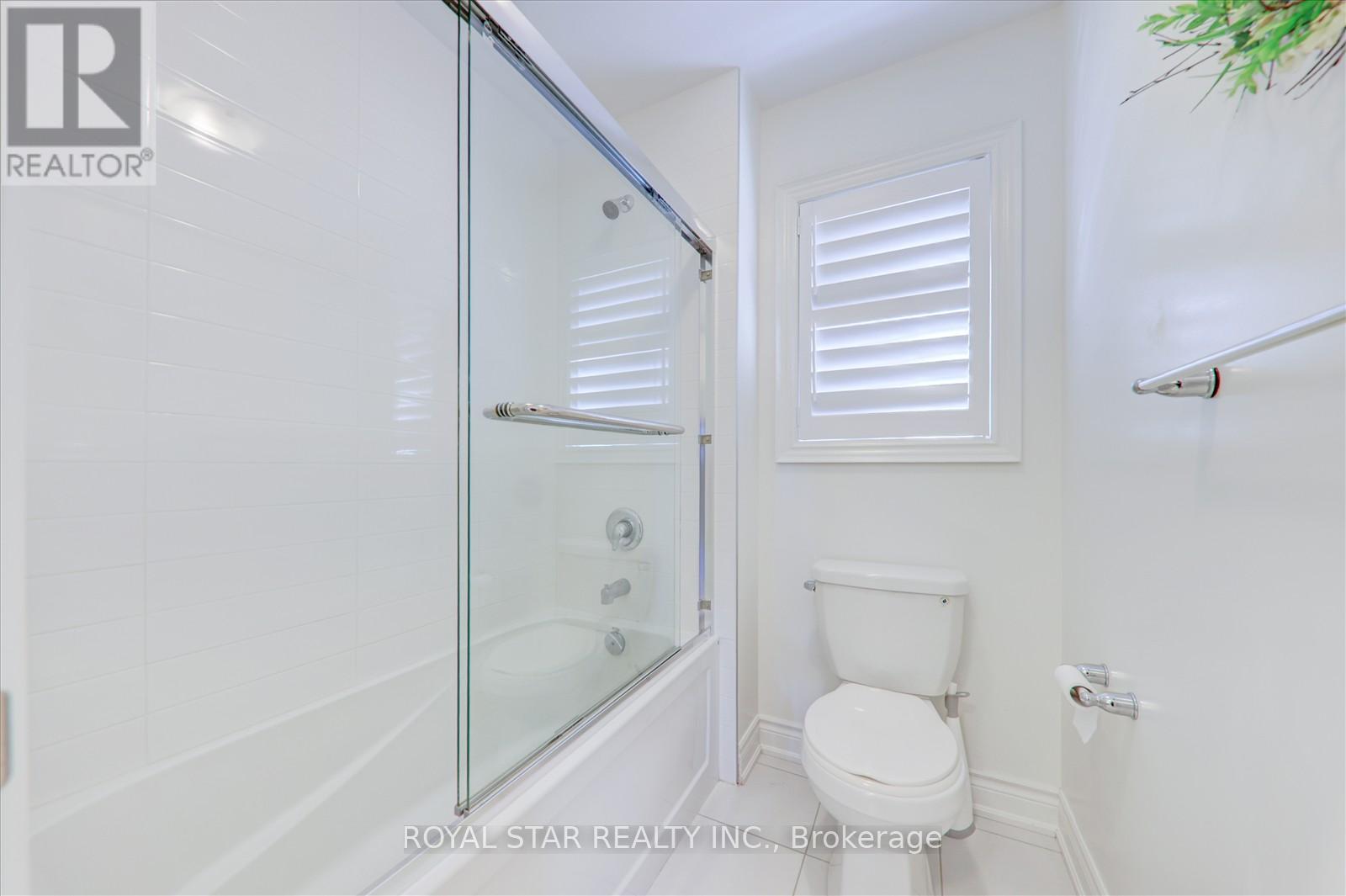 16 Vetch Street, Brampton, Ontario  L6Y 6C2 - Photo 26 - W12110567