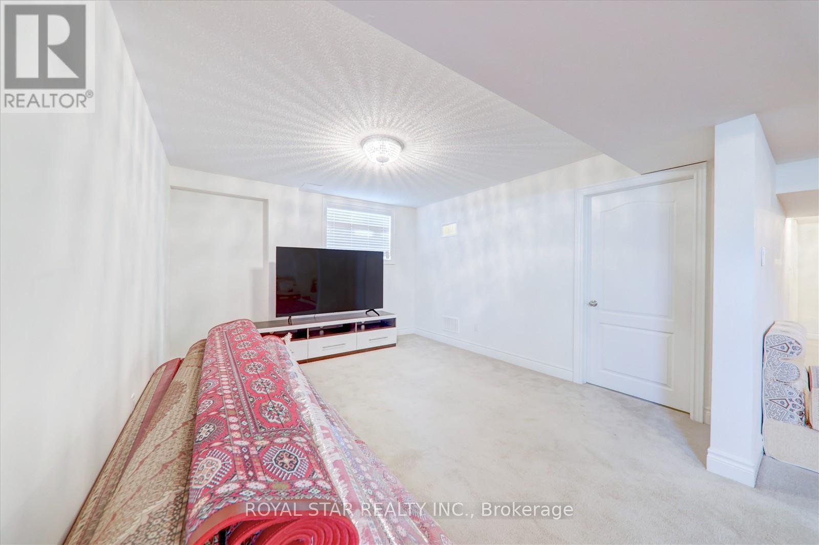 16 Vetch Street, Brampton, Ontario  L6Y 6C2 - Photo 35 - W12110567